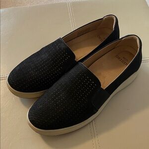 Earth Origins Black Slip-On Sueded Sneakers Walking Shoes Size 8.5